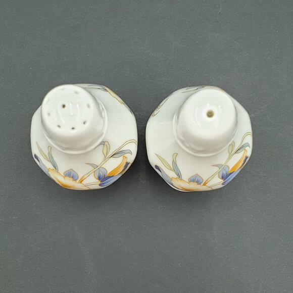 Aynsley Just Orchids Salt & Pepper Shakers English Bone China Floral Shakers - Picture 3 of 9